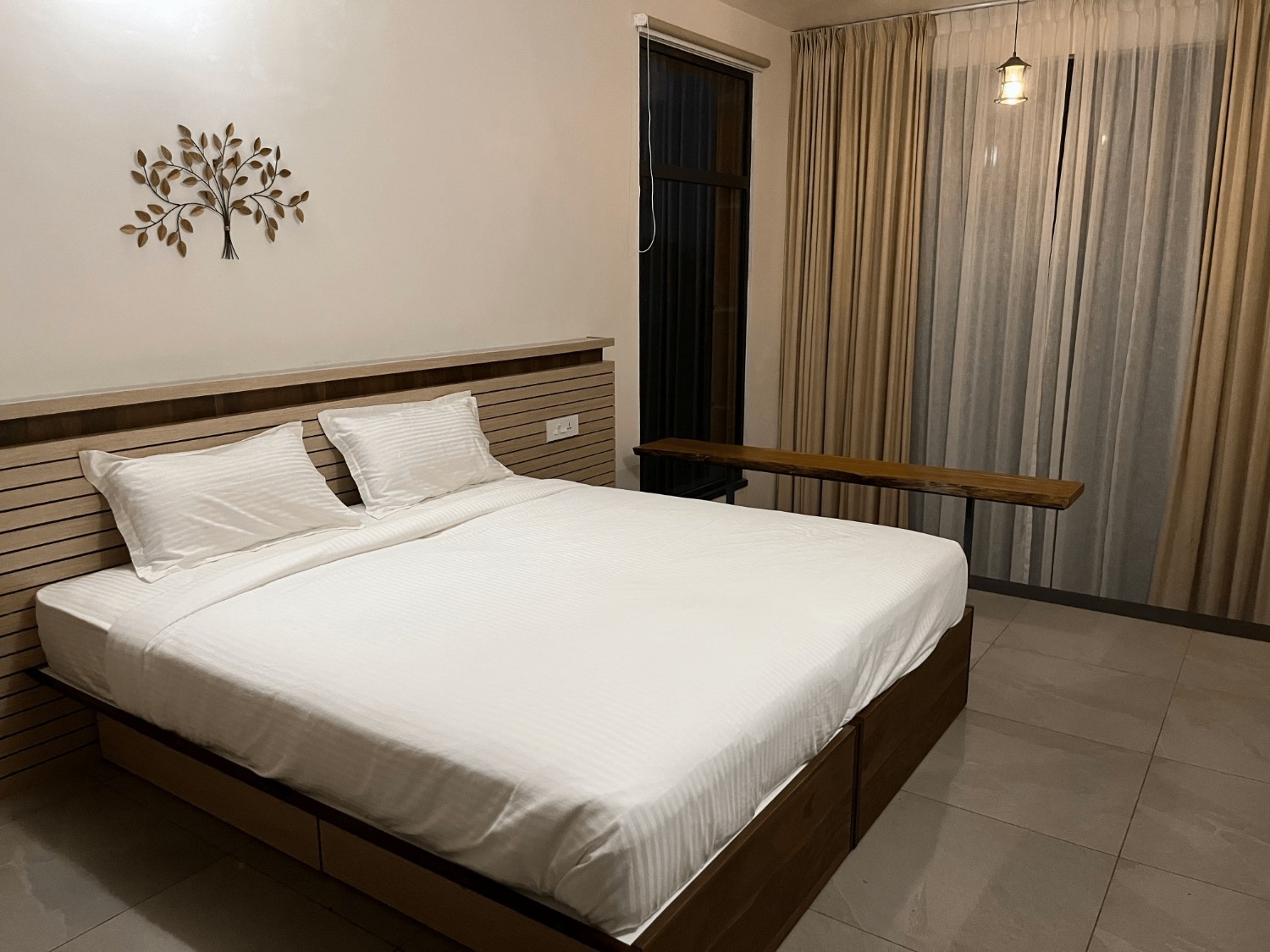 Level 1 Room Image 2